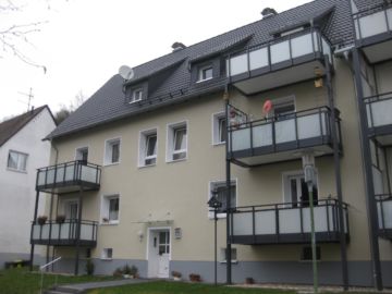 3-ZIMMER WOHNUNG MIT BALKON IN TOP-SANIERTER WOHNANLAGE, 58509 Lüdenscheid, Etagenwohnung