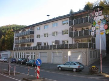 DREI-ZIMMER-WOHNUNG MIT BALKON IN ALTENA, 58762 Altena, Etagenwohnung