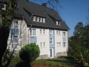 GEMÜTLICHE DACHGESCHOSS-WOHNUNG MIT BALKON AN DER KALVE, 58511 Lüdenscheid, Etagenwohnung