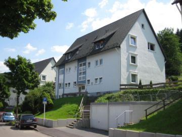 DREI-ZIMMER-DACHGESCHOSSWOHNUNG IN LÜDENSCHEID-GEVELNDORF, 58507 Lüdenscheid, Etagenwohnung