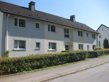 ZWEI-ZIMMER-SOCKELGESCHOSSWOHNUNG MIT BALKON IN BRÜGGE, 58515 Lüdenscheid, Etagenwohnung